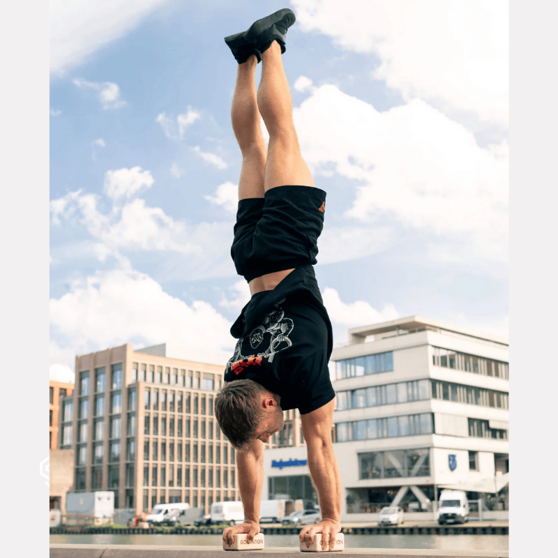 gornation handstand blocks exercise